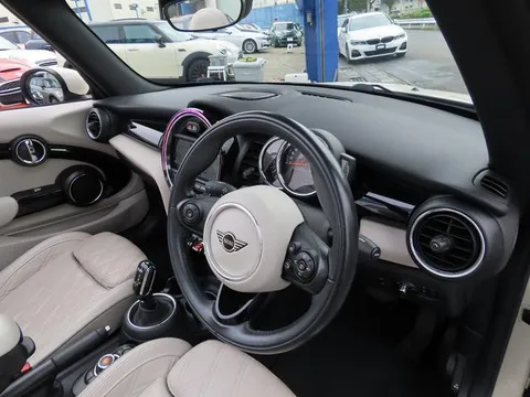 MINI Cooper Convertible