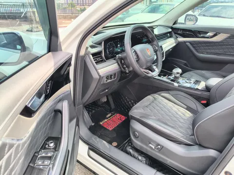 Hongqi HS5