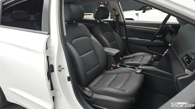 Hyundai Elantra (Avante)