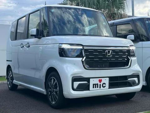 Honda N-BOX Custom