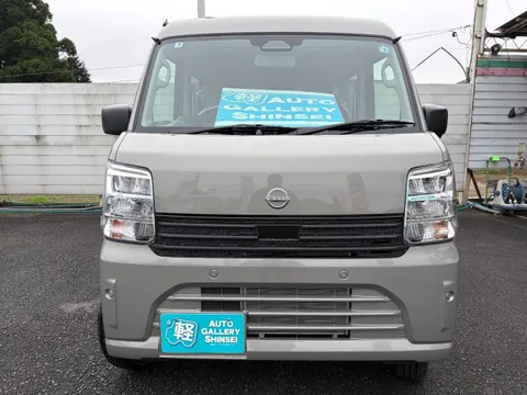 Nissan Clipper Van
