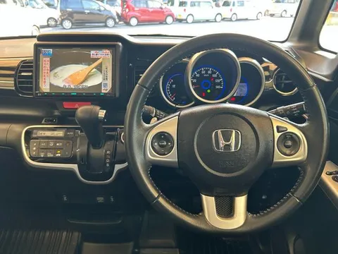 Honda N-BOX Plus Custom