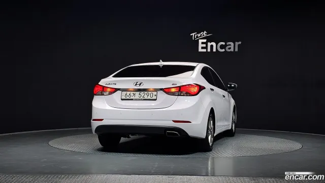 Hyundai Elantra (Avante)