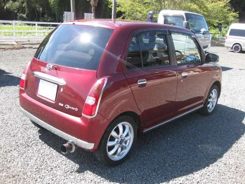Daihatsu Mira Gino