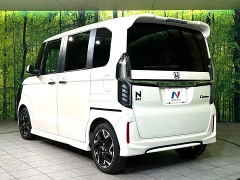 Honda N-BOX Custom