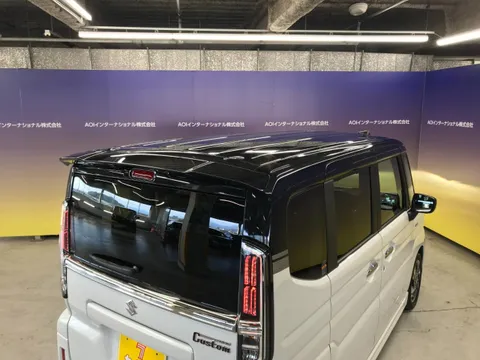 Suzuki Spacia