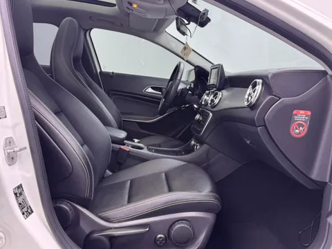 Mercedes-Benz Mercedes-Benz GLA