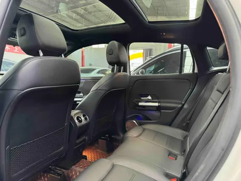 Mercedes-Benz Mercedes-Benz GLA