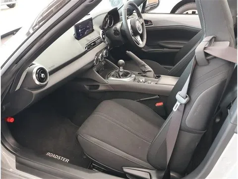 Mazda MX-5 (Roadster)