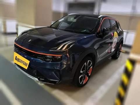 Lynk & Co 06