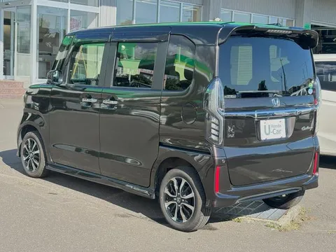 Honda N-BOX Custom