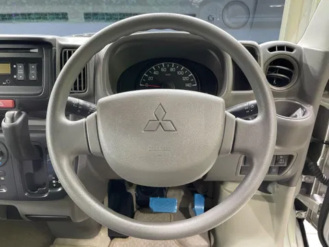 Mitsubishi Minicab Van