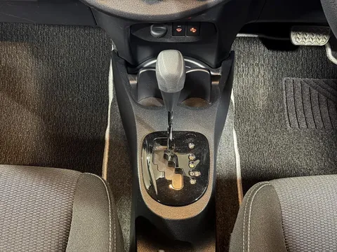 Toyota Yaris (Vitz)