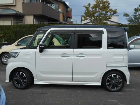 Suzuki Spacia Custom