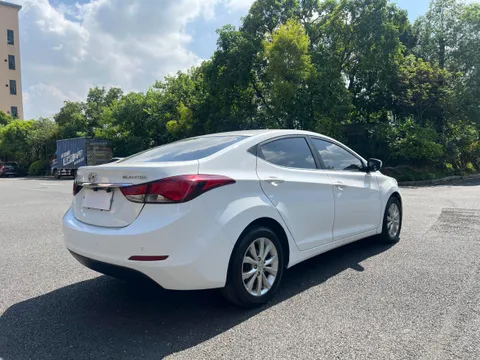 Hyundai Elantra (Avante)