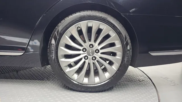 Genesis G90 (EQ900)