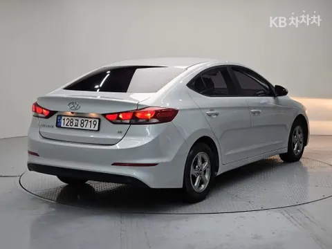 Hyundai Elantra (Avante)