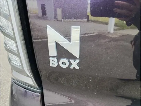 Honda N-BOX Custom