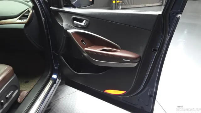 Hyundai Grand Santa Fe (Maxcruz)