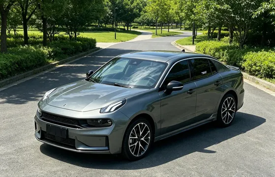 Lynk & Co 03