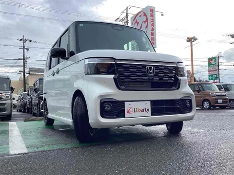 Honda N-BOX Custom