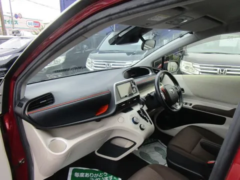 Toyota Sienta