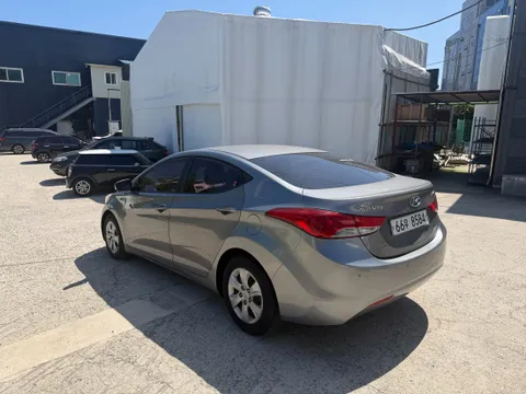 Hyundai Elantra (Avante)
