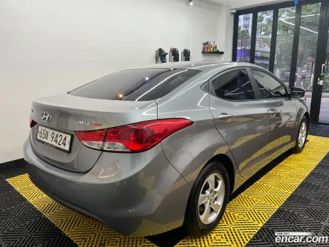Hyundai Elantra (Avante)