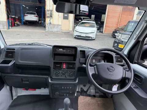 Nissan Clipper Truck