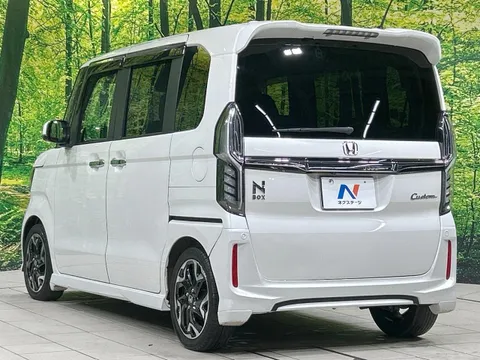 Honda N-BOX Custom