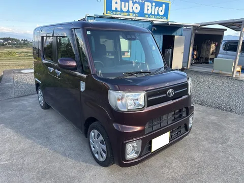 Toyota Pixis Mega