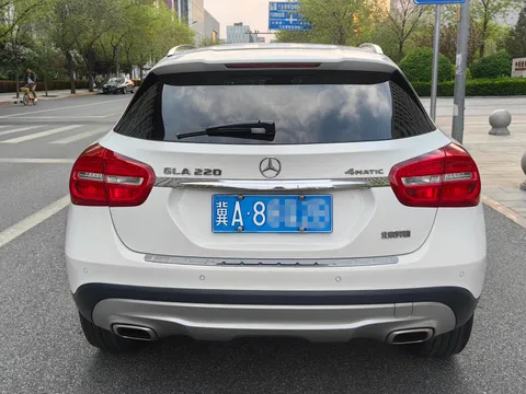 Mercedes-Benz Mercedes-Benz GLA