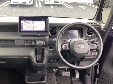 Honda N-BOX Custom