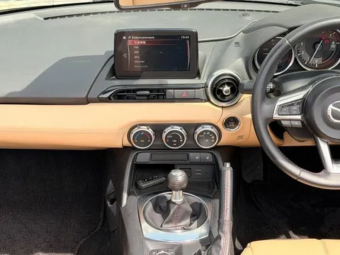 Mazda MX-5 (Roadster)