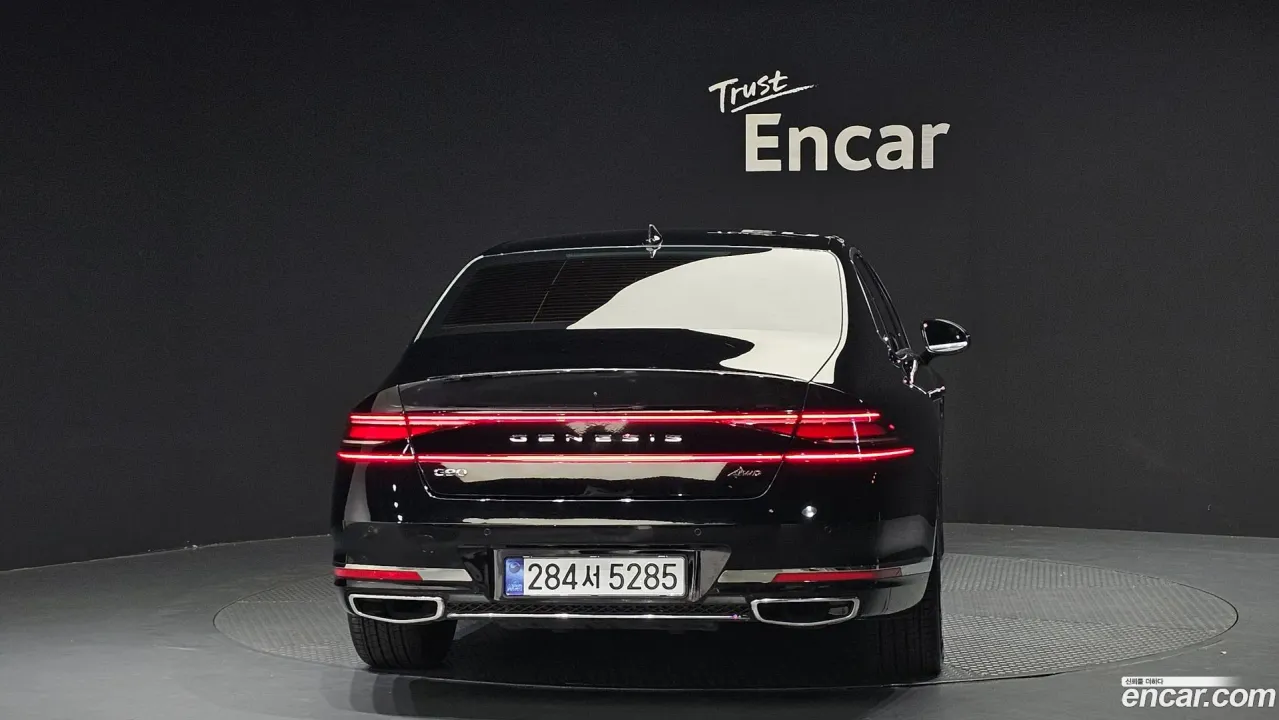 Genesis G90