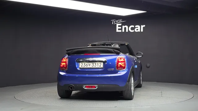 MINI Cooper Convertible