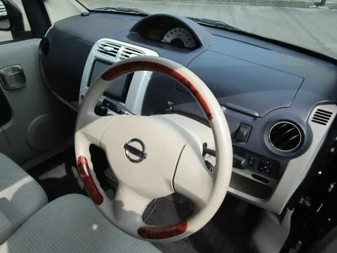 Nissan Otti