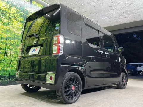 Toyota Pixis Mega
