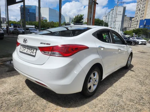 Hyundai Elantra (Avante)