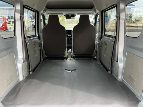 Nissan Clipper Van
