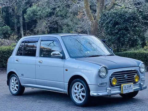 Daihatsu Mira Gino