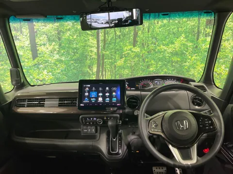 Honda N-BOX Custom