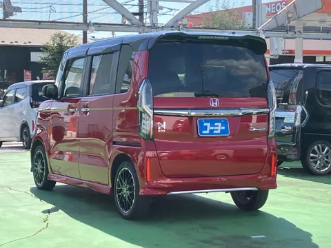 Honda N-BOX Custom