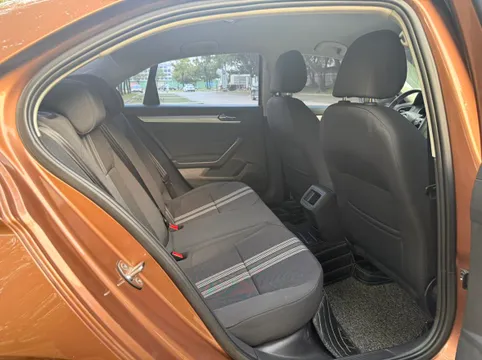 Volkswagen Lamando