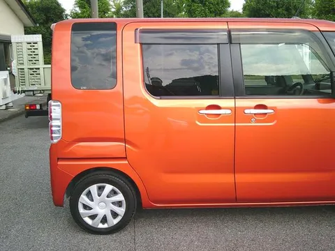Toyota Pixis Mega