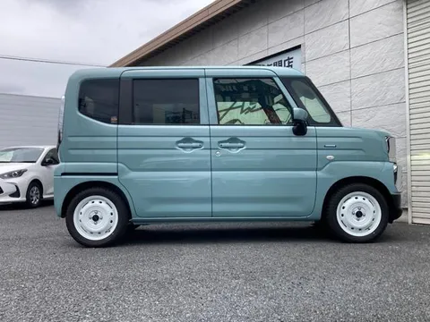 Suzuki Spacia