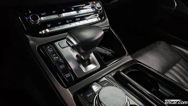 Genesis G90 (EQ900)