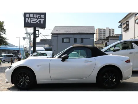 Mazda MX-5 (Roadster)