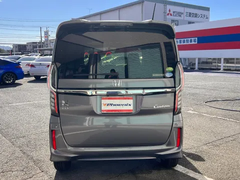 Honda N-BOX Custom