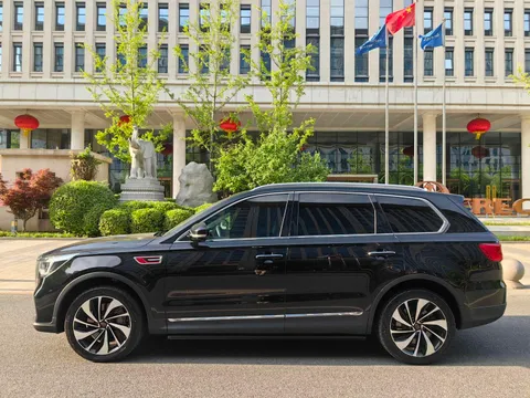 Hongqi HS7